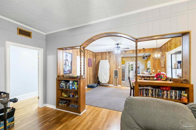 6204 Flaxman St, Pensacola, FL 32506