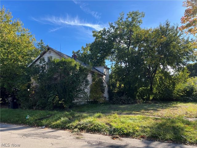 6902 Morgan Avenue, Cleveland, OH 44127
