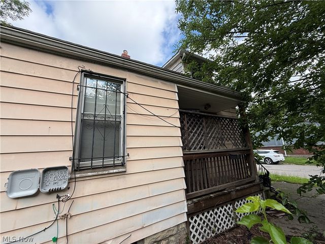 6902 Morgan Avenue, Cleveland, OH 44127