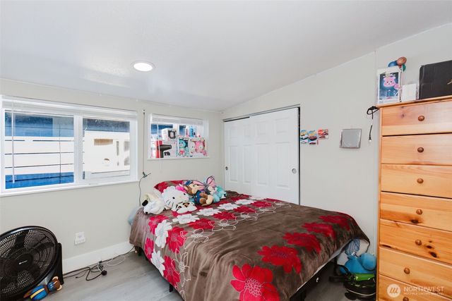 2824 Robin Avenue, Bremerton, WA 98310