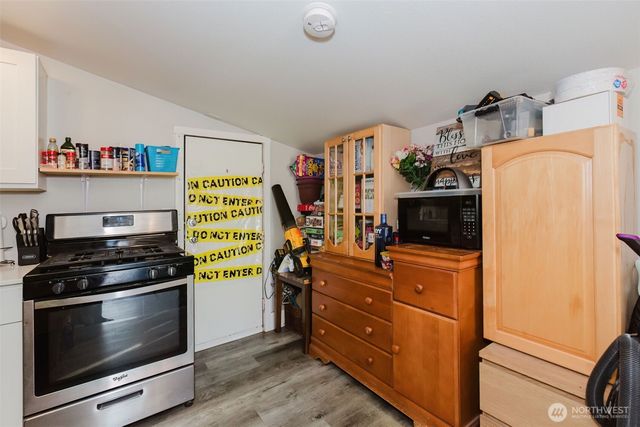 2824 Robin Avenue, Bremerton, WA 98310