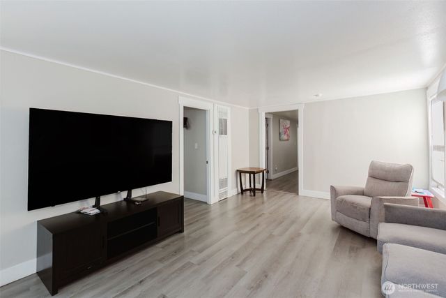 2824 Robin Avenue, Bremerton, WA 98310