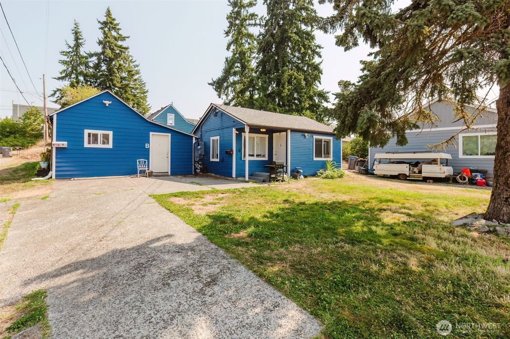 2824 Robin Avenue, Bremerton, WA 98310