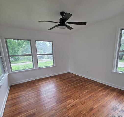 647 KASHMUIR PL, San Antonio, TX 78223