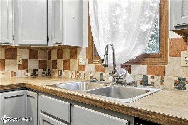337 Gaylene Circle, Anchorage, AK 99504