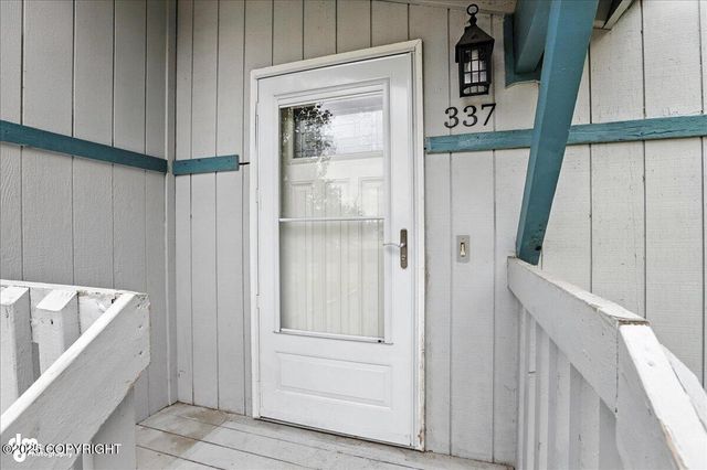 337 Gaylene Circle, Anchorage, AK 99504