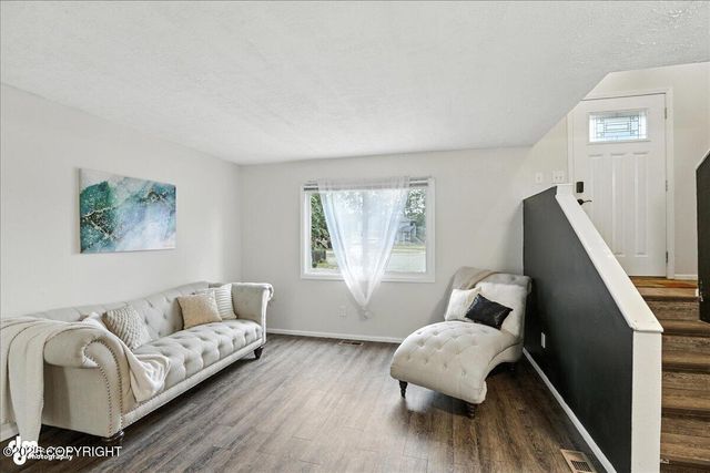 337 Gaylene Circle, Anchorage, AK 99504