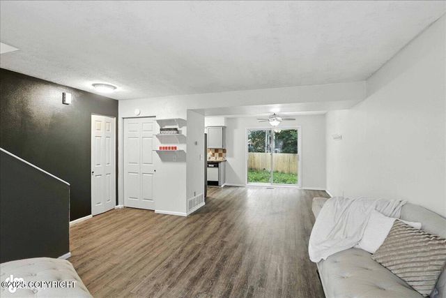 337 Gaylene Circle, Anchorage, AK 99504