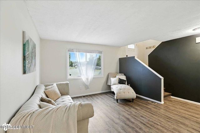 337 Gaylene Circle, Anchorage, AK 99504