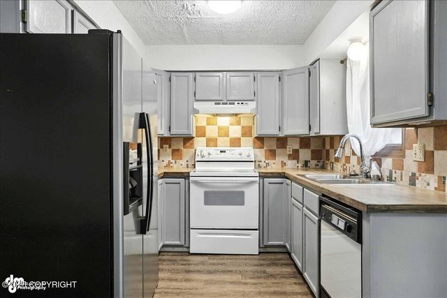 337 Gaylene Circle, Anchorage, AK 99504