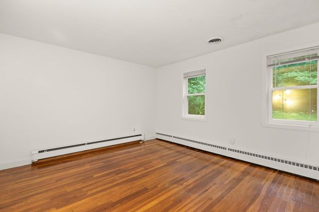 5 Gannett Ter, Sharon, MA 02067