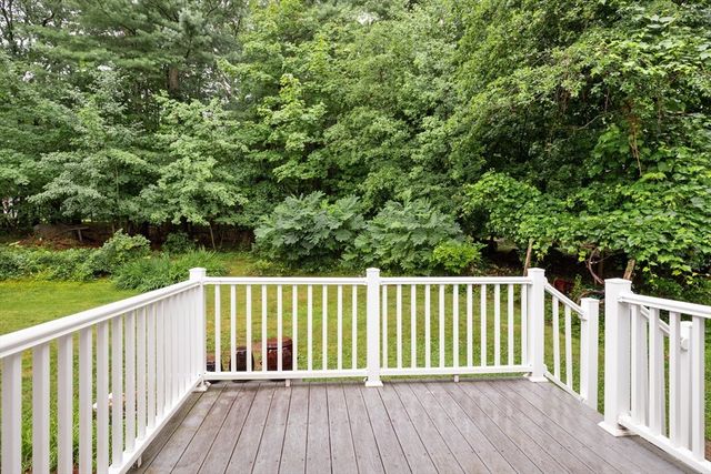 5 Gannett Ter, Sharon, MA 02067