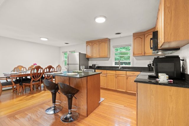 5 Gannett Ter, Sharon, MA 02067