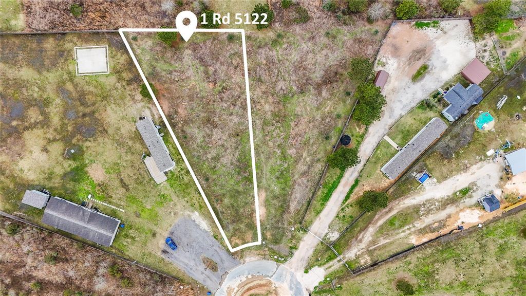 5122 1 County Road, Cleveland, TX 77327