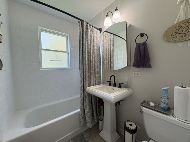 7756 W 81st Place, Bridgeview, IL 60455