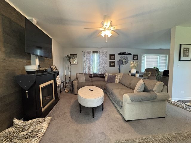 7756 W 81st Place, Bridgeview, IL 60455