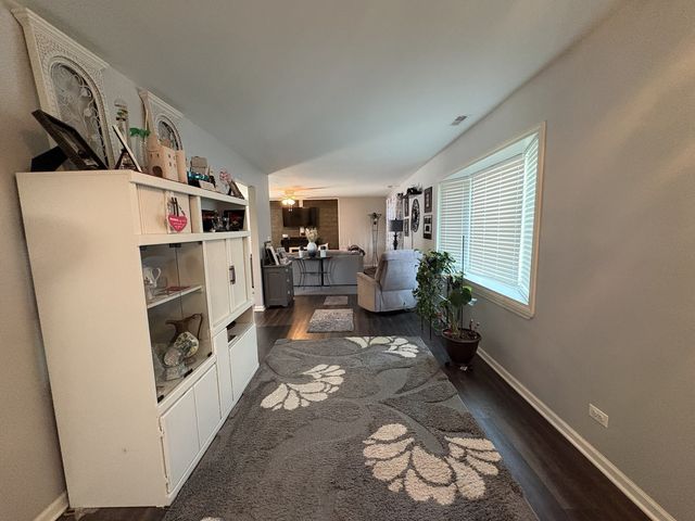 7756 W 81st Place, Bridgeview, IL 60455