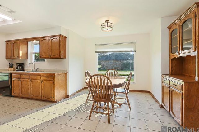 40099 Todd Dr, Prairieville, LA 70769