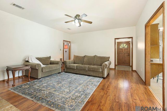 40099 Todd Dr, Prairieville, LA 70769