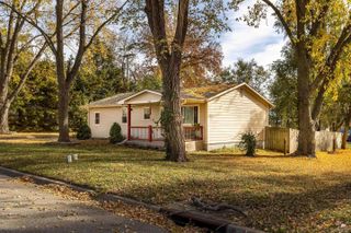 1307 3rd St Street, Wamego, KS 66547