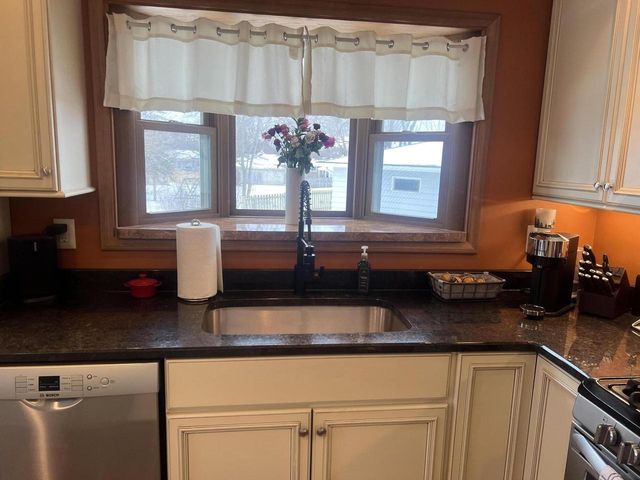 1307 Scott DRIVE, Mount Pleasant, WI 53406