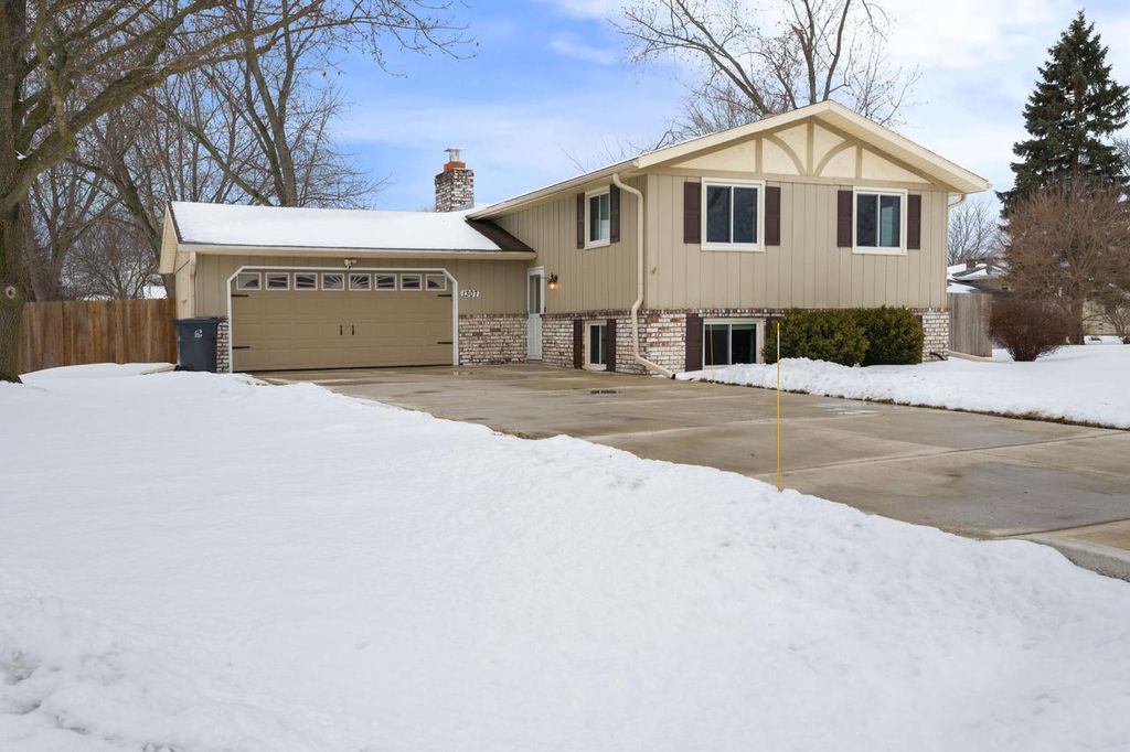 1307 Scott DRIVE, Mount Pleasant, WI 53406
