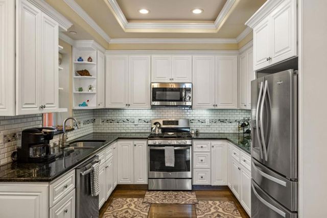 387 Ocean Avenue, Monterey, CA 93940