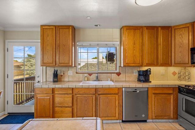 387 Ocean Avenue, Monterey, CA 93940