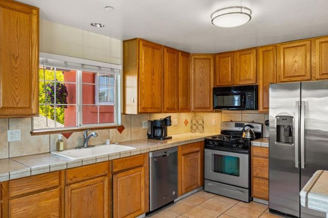 387 Ocean Avenue, Monterey, CA 93940