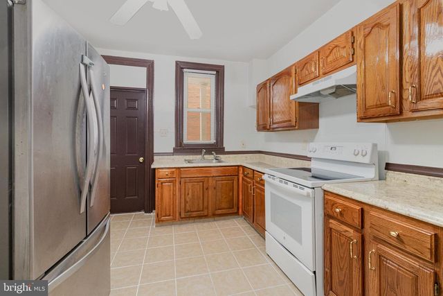 1353 HOWARD ST, Harrisburg, PA 17104