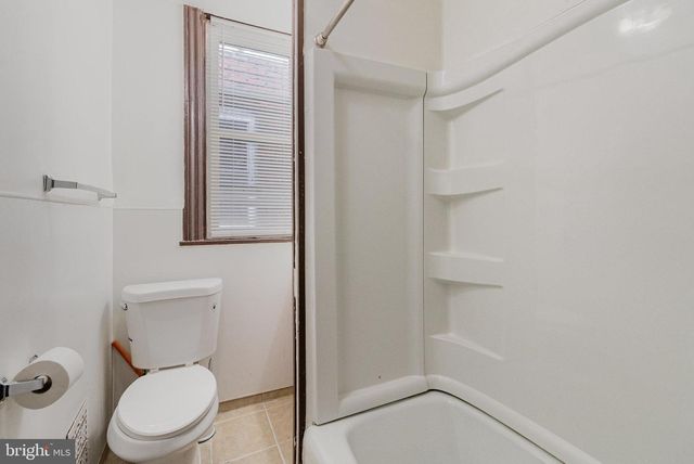 1353 HOWARD ST, Harrisburg, PA 17104