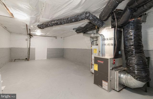 1353 HOWARD ST, Harrisburg, PA 17104