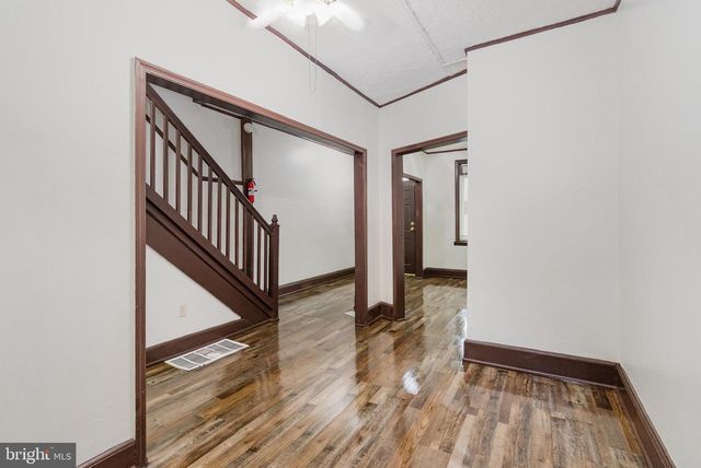 1353 HOWARD ST, Harrisburg, PA 17104