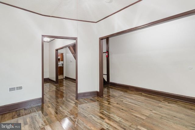 1353 HOWARD ST, Harrisburg, PA 17104