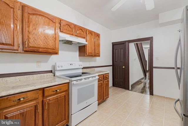 1353 HOWARD ST, Harrisburg, PA 17104