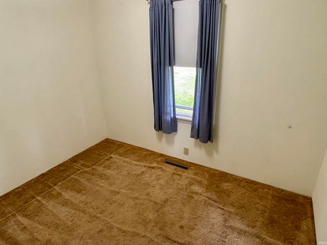 307 S White Church Road, Princeton, IN 47670