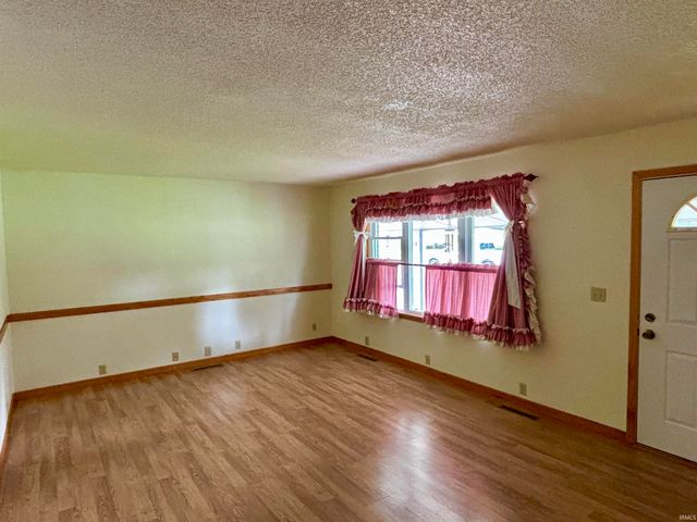 307 S White Church Road, Princeton, IN 47670