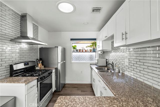 18019 Tiara, Encino, CA 91316