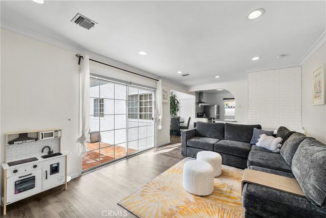 18019 Tiara, Encino, CA 91316