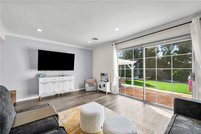 18019 Tiara, Encino, CA 91316