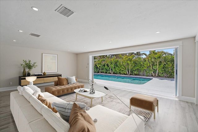 3118 KEY WAY, Sarasota, FL 34239