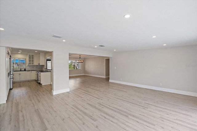 3118 KEY WAY, Sarasota, FL 34239