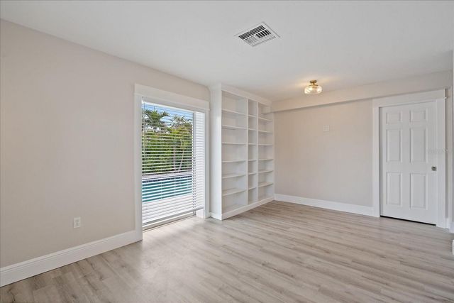 3118 KEY WAY, Sarasota, FL 34239