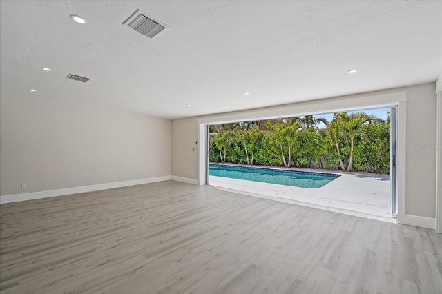 3118 KEY WAY, Sarasota, FL 34239