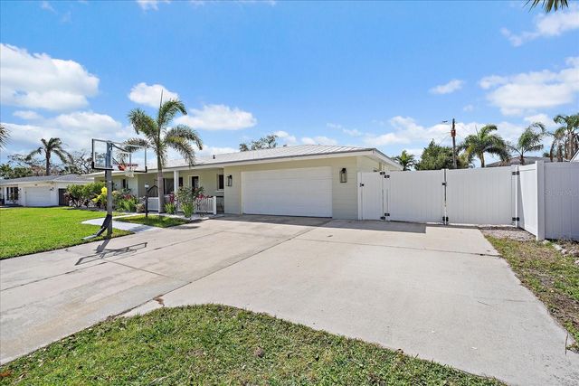 3118 KEY WAY, Sarasota, FL 34239
