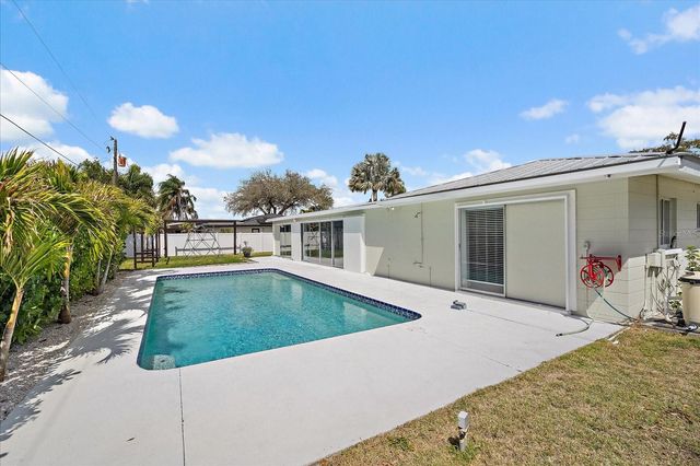 3118 KEY WAY, Sarasota, FL 34239