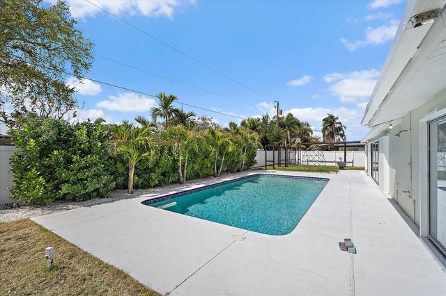 3118 KEY WAY, Sarasota, FL 34239