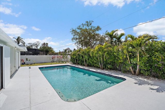 3118 KEY WAY, Sarasota, FL 34239