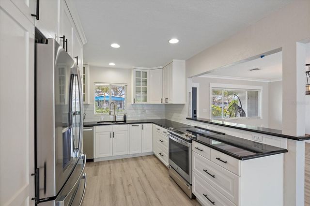 3118 KEY WAY, Sarasota, FL 34239