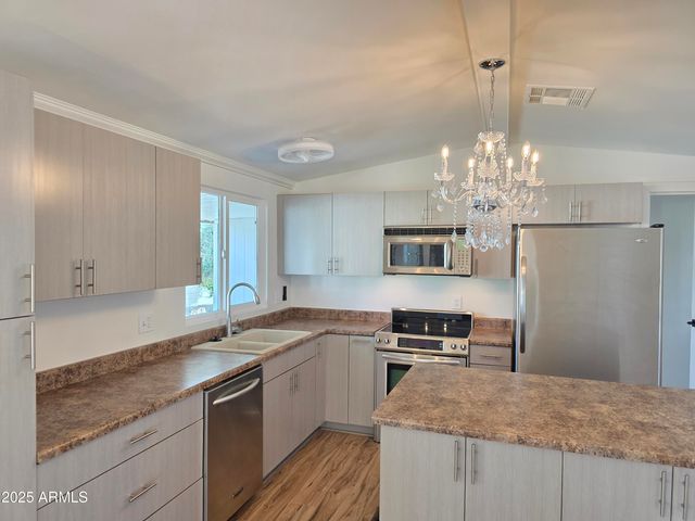 2233 E BEHREND Drive 134, Phoenix, AZ 85024